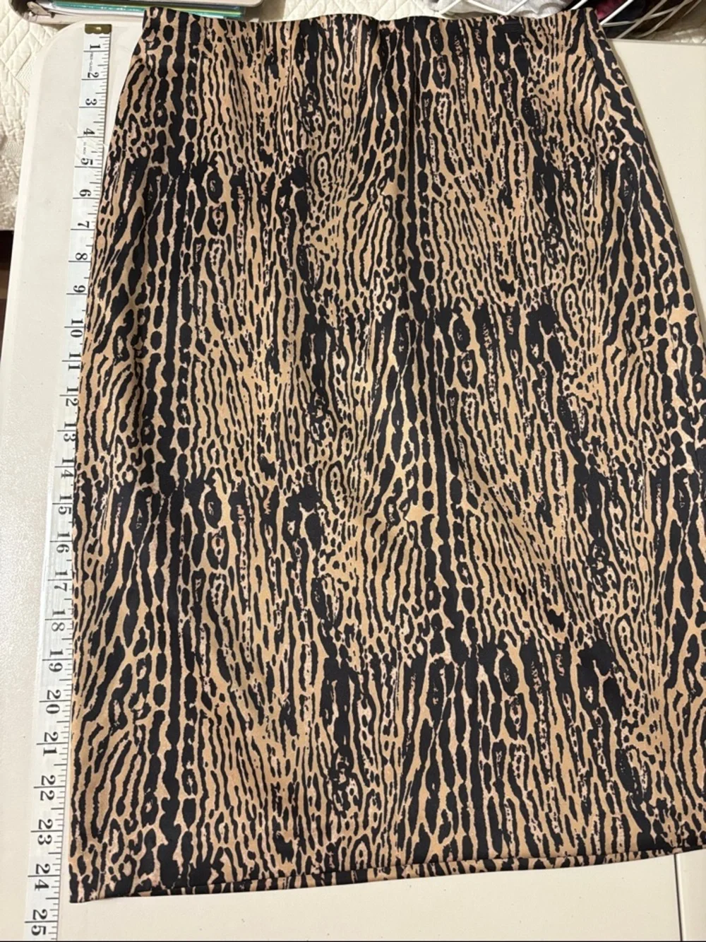 Carmen Marc Valvo Animal Print Pencil Skirt Size Medium Bodycon Office Mobwife - Picture 7 of 9